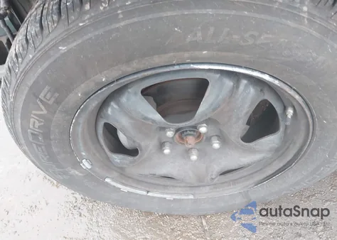 2017 Toyota Rav4 Le z USA, uszkodzony, nr VIN JTMBFREV8HJ701620